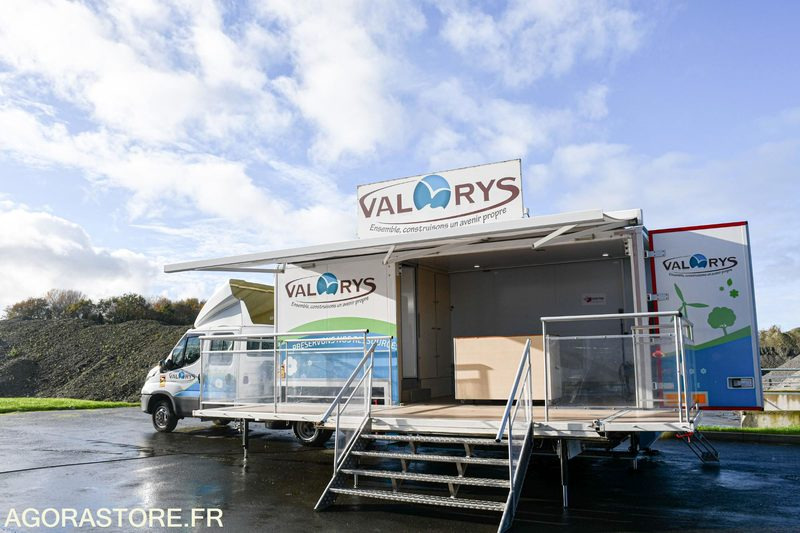 VEHICULE EVENEMENTIEL - CAMION PODIUM IVECO DAILY 6000 kms 2018 - Tovornjak: slika 3 VEHICULE EVENEMENTIEL - CAMION PODIUM IVECO DAILY 6000 kms 2018 - Tovornjak: slika 3