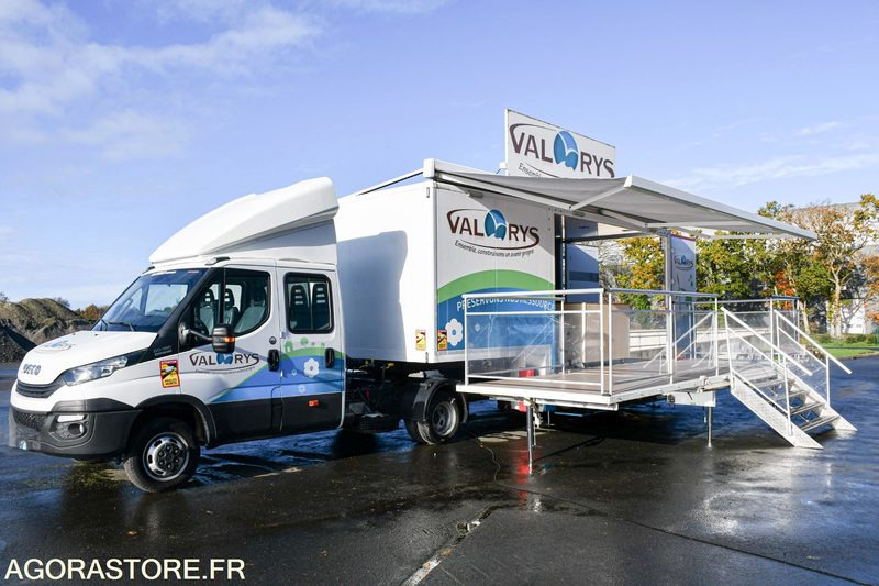 VEHICULE EVENEMENTIEL - CAMION PODIUM IVECO DAILY 6000 kms 2018 - Tovornjak: slika 2 VEHICULE EVENEMENTIEL - CAMION PODIUM IVECO DAILY 6000 kms 2018 - Tovornjak: slika 2