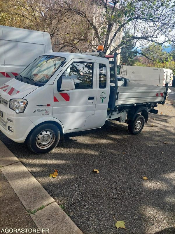 Tri-benne Giotti Victoria Gladiator Essence - Dostavno vozilo prekucnik: slika 1 Tri-benne Giotti Victoria Gladiator Essence - Dostavno vozilo prekucnik: slika 1