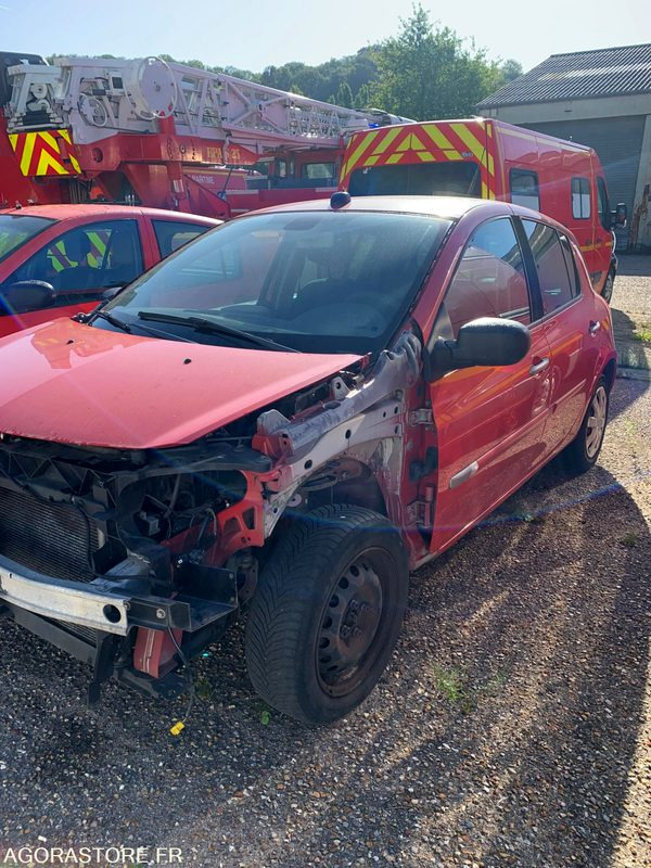 VL RENAULT CLIO3 AB102YS - Avtomobil: slika 3 VL RENAULT CLIO3 AB102YS - Avtomobil: slika 3