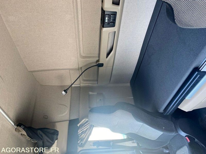 MAN TGX 500.18 Hydraulique + ralentisseur - Vlačilec: slika 2 MAN TGX 500.18 Hydraulique + ralentisseur - Vlačilec: slika 2