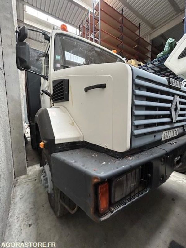 RENAULT TRACTEUR C290 4X4 110KM/H 282500 KM - Vlačilec: slika 3 RENAULT TRACTEUR C290 4X4 110KM/H 282500 KM - Vlačilec: slika 3