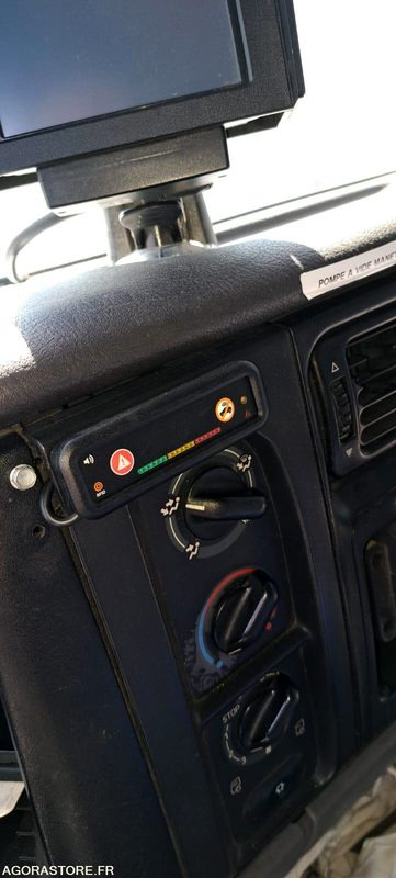 TRACTEUR RENAULT TRUCKS 19T MEC 2002 (VENTE UNIQUEMENT EXPORT) - Vlačilec: slika 5 TRACTEUR RENAULT TRUCKS 19T MEC 2002 (VENTE UNIQUEMENT EXPORT) - Vlačilec: slika 5