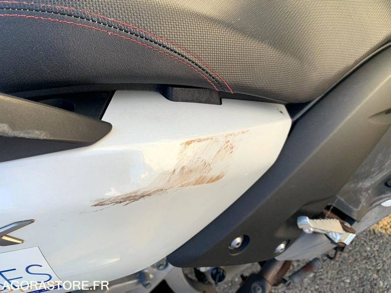 Yamaha X-Max 125 cm3 - 2012 - 36 300 kms - CD 169 FW - Motorno kolo: slika 5 Yamaha X-Max 125 cm3 - 2012 - 36 300 kms - CD 169 FW - Motorno kolo: slika 5