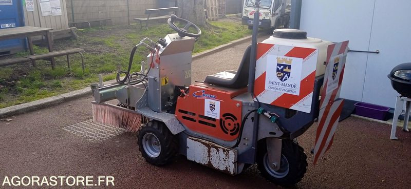 Balayeuse désherbeuse deneigeuse COCHET type GECKO automotrice 27 heures 2021 - Vozilo za pometanje: slika 4 Balayeuse désherbeuse deneigeuse COCHET type GECKO automotrice 27 heures 2021 - Vozilo za pometanje: slika 4