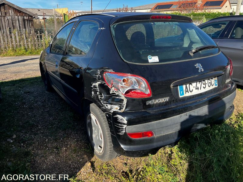 Peugeot 206+ 1.4 hdi 2009 185000km - Avtomobil: slika 3 Peugeot 206+ 1.4 hdi 2009 185000km - Avtomobil: slika 3