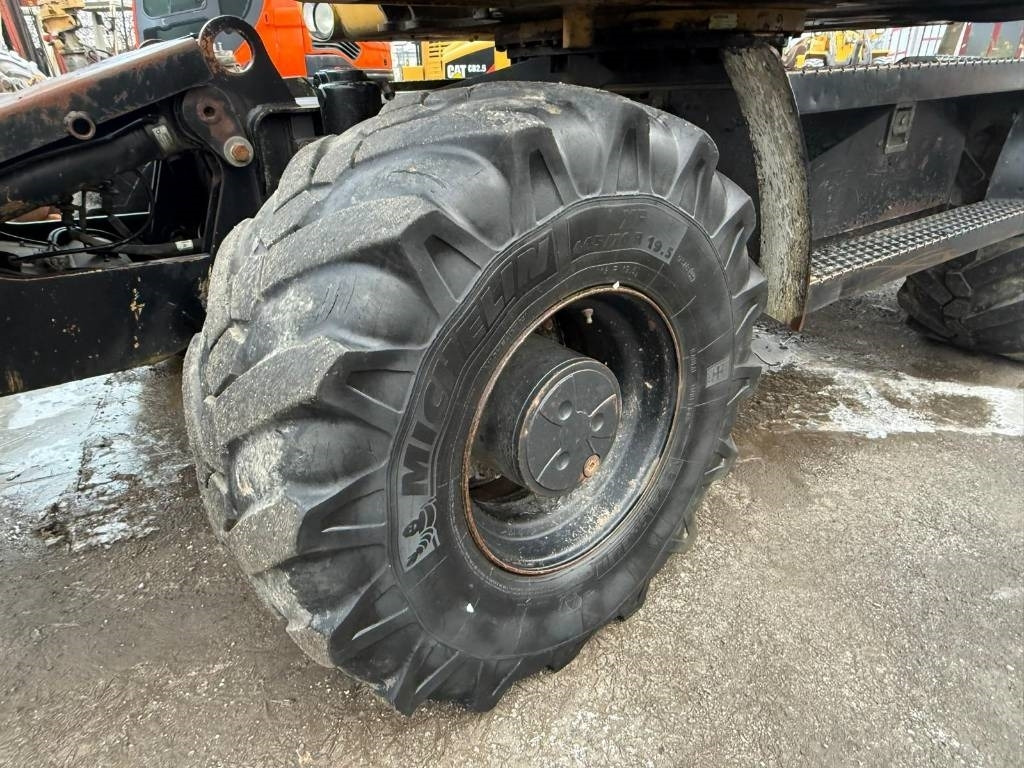 Bager na kolesih CAT 313D: slika 6