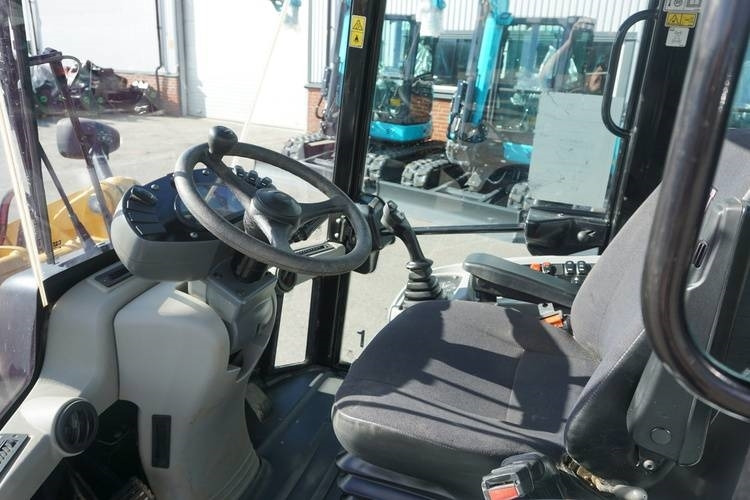 CAT 906M *Uthyres* - Kolesni nakladalec: slika 3 CAT 906M *Uthyres* - Kolesni nakladalec: slika 3