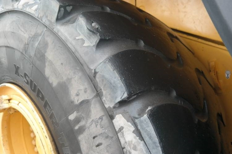 Volvo L220G - Kolesni nakladalec: slika 5 Volvo L220G - Kolesni nakladalec: slika 5