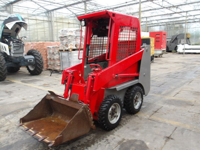 Gehl 1640 - Mini nakladalec: slika 4 Gehl 1640 - Mini nakladalec: slika 4