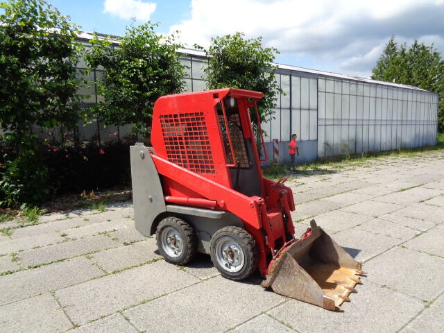 Gehl 1640 - Mini nakladalec: slika 5 Gehl 1640 - Mini nakladalec: slika 5