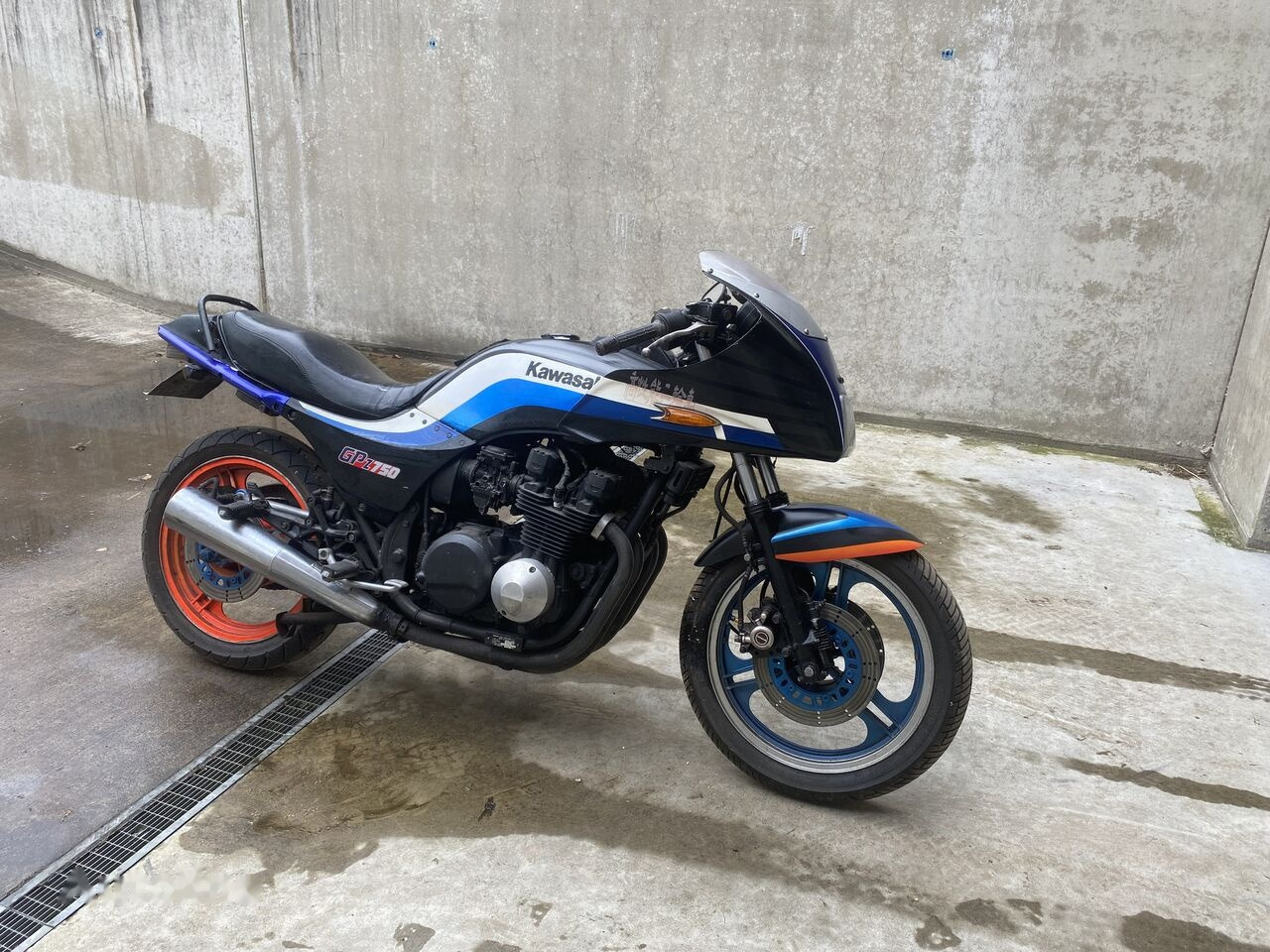 Motorno kolo Kawasaki GPZ 750: slika 1