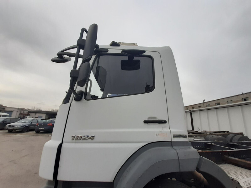 Mercedes-Benz - Vrata in deli za Tovornjak: slika 1 Mercedes-Benz - Vrata in deli za Tovornjak: slika 1