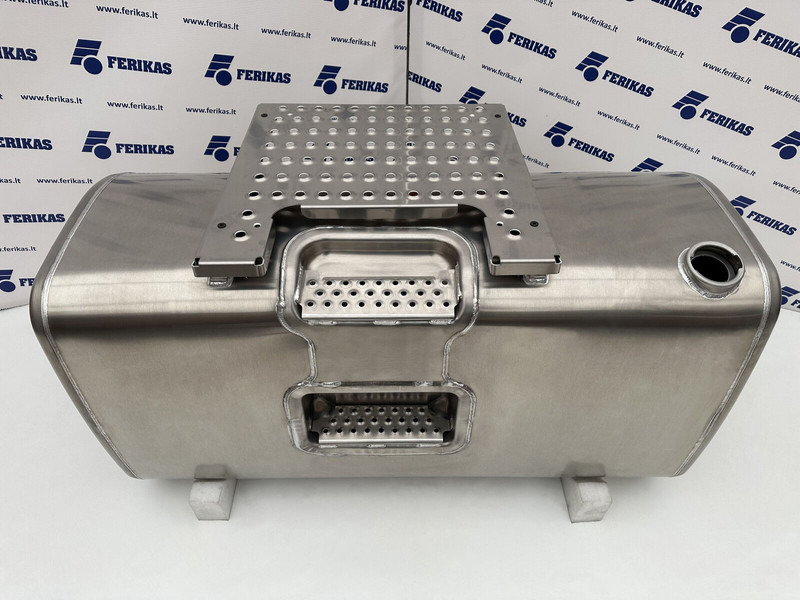 Volvo New aluminum fuel tank 550L - Rezervoar za gorivo za Tovornjak: slika 1 Volvo New aluminum fuel tank 550L - Rezervoar za gorivo za Tovornjak: slika 1