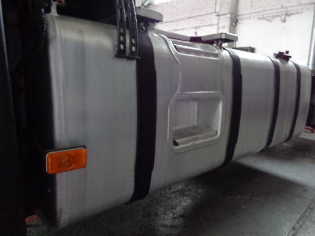 Volvo complete fuel tank with brackets and fuel pump, used or brand ne - Rezervoar za gorivo za Tovornjak: slika 5 Volvo complete fuel tank with brackets and fuel pump, used or brand ne - Rezervoar za gorivo za Tovornjak: slika 5