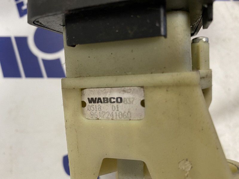 Wabco R - Kabina in notranjost za Tovornjak: slika 4 Wabco R - Kabina in notranjost za Tovornjak: slika 4