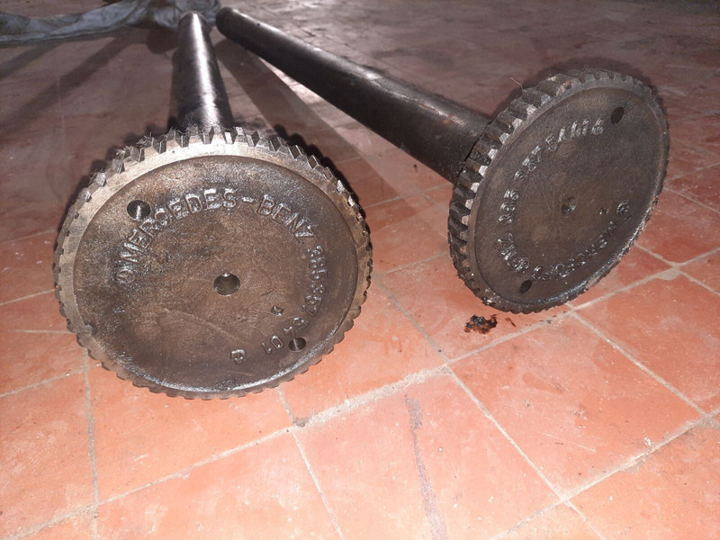 Mercedes-Benz Neoplan . Scania . Volvo . Man - Polosovina: slika 2 Mercedes-Benz Neoplan . Scania . Volvo . Man - Polosovina: slika 2