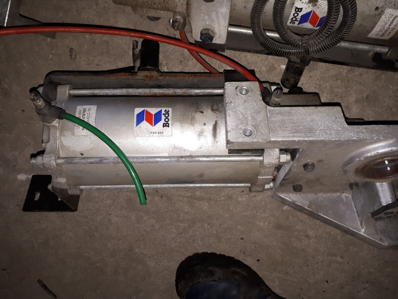 Neoplan BODE цилиндр закрытия - Hidravlični cilinder: slika 5 Neoplan BODE цилиндр закрытия - Hidravlični cilinder: slika 5