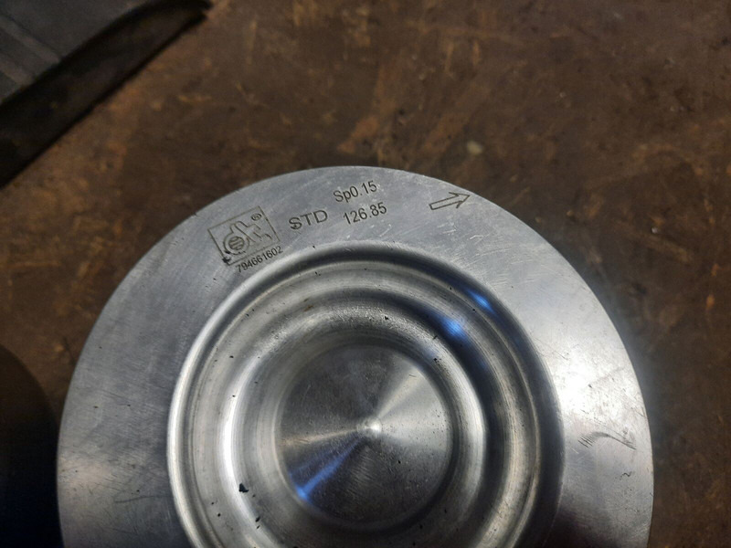 Scania  - Motor in deli: slika 4 Scania  - Motor in deli: slika 4