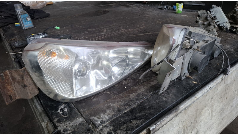 Scania Иризар Volvo. Ман. Мерседес - Žarometi: slika 1 Scania Иризар Volvo. Ман. Мерседес - Žarometi: slika 1