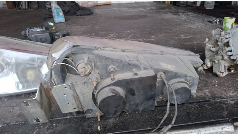 Scania Иризар Volvo. Ман. Мерседес - Žarometi: slika 2 Scania Иризар Volvo. Ман. Мерседес - Žarometi: slika 2