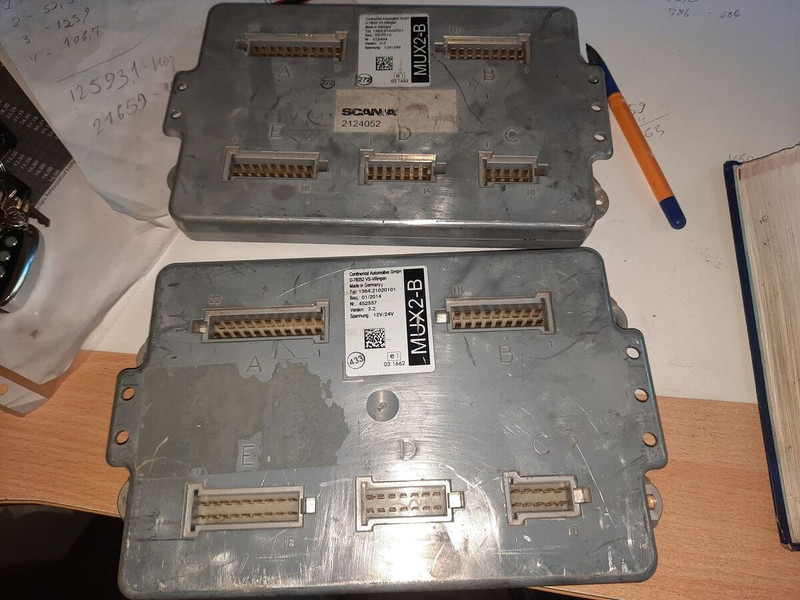 Scania MUX2-B MUX2-M.MUX2-B+/ ZR2-BS/ ZR2-BD - ECU: slika 2 Scania MUX2-B MUX2-M.MUX2-B+/ ZR2-BS/ ZR2-BD - ECU: slika 2