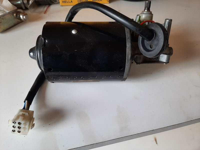 Setra BOSCH 039044245 - Brisalec: slika 1 Setra BOSCH 039044245 - Brisalec: slika 1