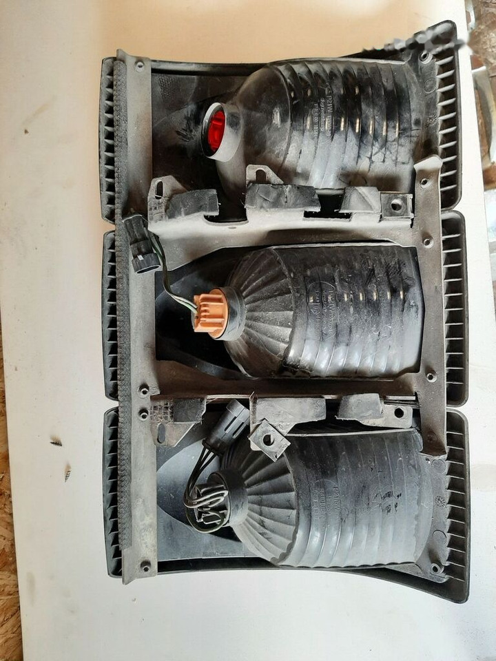 Volvo 1326359080 - Zadnje luči za Avtobus: slika 5 Volvo 1326359080 - Zadnje luči za Avtobus: slika 5