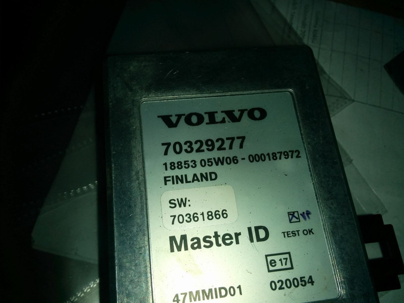 Volvo 70329277 / 70395975-P01 / 70361720-P01 / 70322237-P02 - ECU: slika 2 Volvo 70329277 / 70395975-P01 / 70361720-P01 / 70322237-P02 - ECU: slika 2