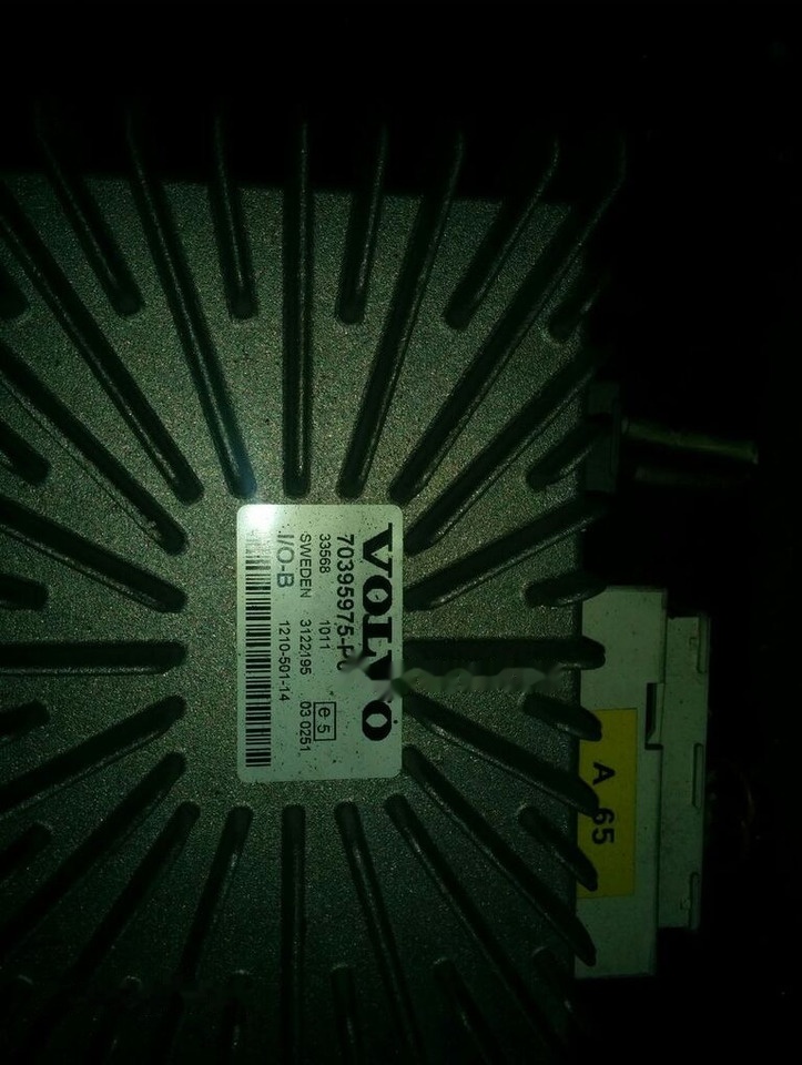 Volvo 70329277 / 70395975-P01 / 70361720-P01 / 70322237-P02 Volvo B12 - ECU za Avtobus: slika 3 Volvo 70329277 / 70395975-P01 / 70361720-P01 / 70322237-P02 Volvo B12 - ECU za Avtobus: slika 3