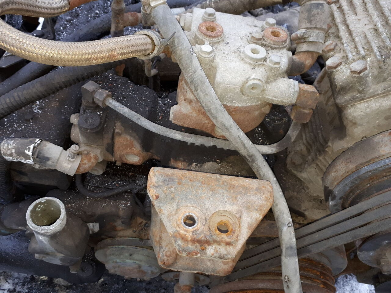Volvo LP4905 /. LP4992 -B12 .Mersedes Volvo Mersedes 405 - Kompresor za Avtobus: slika 3 Volvo LP4905 /. LP4992 -B12 .Mersedes Volvo Mersedes 405 - Kompresor za Avtobus: slika 3
