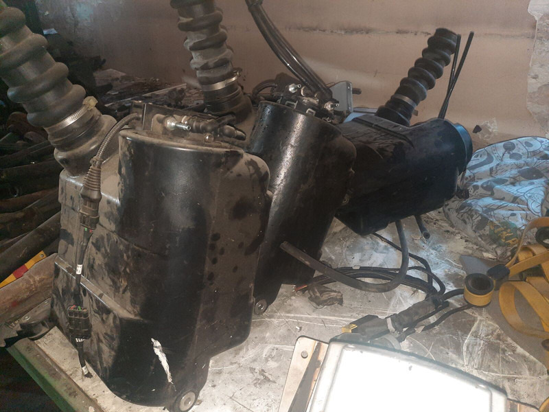 Volvo UDA2-7, 5-EXE-24 - Izpušni sistem: slika 4 Volvo UDA2-7, 5-EXE-24 - Izpušni sistem: slika 4