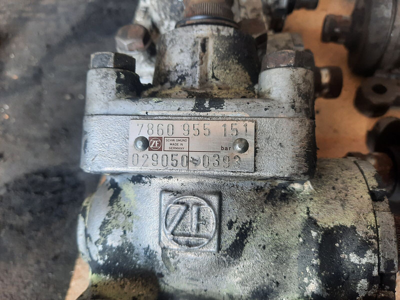 Volvo ZF Lenksysteme - Volanska letev: slika 3 Volvo ZF Lenksysteme - Volanska letev: slika 3