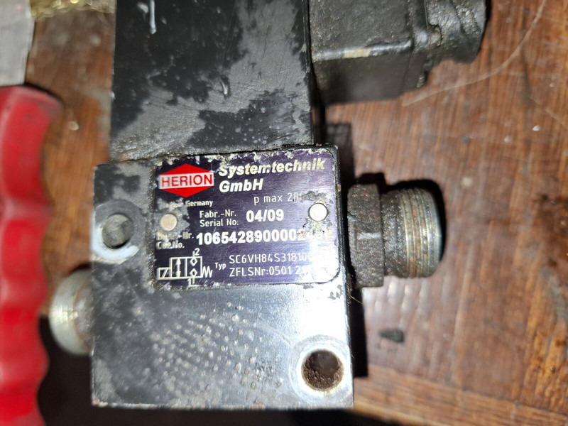 Volvo ZFLS / Herion - Hidravlični cilinder: slika 1 Volvo ZFLS / Herion - Hidravlični cilinder: slika 1