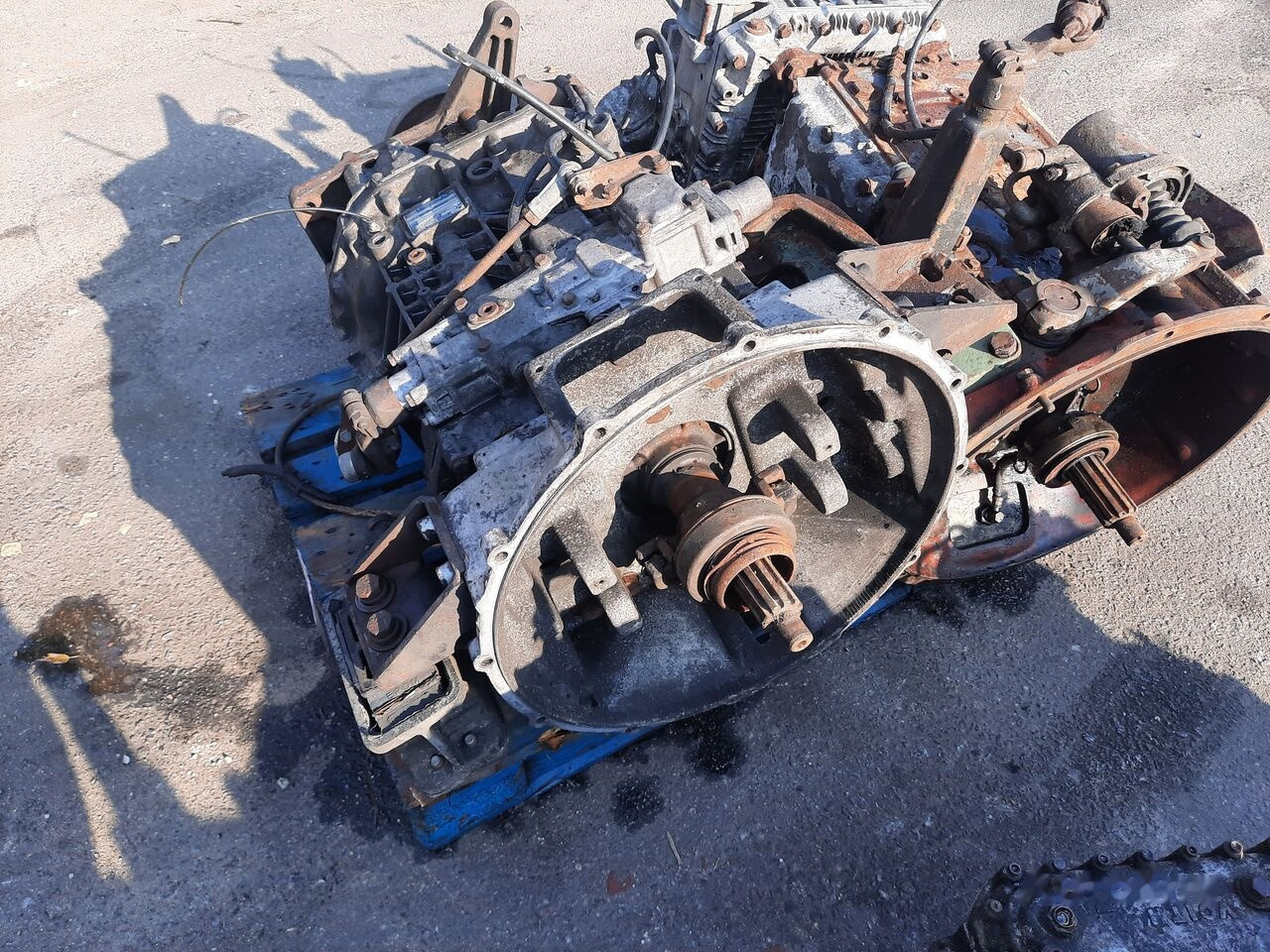 ZF 16S130 .8S180IT . 6S150C. 8S140 IT.6S80+GV80/ 6S90/ S5-24-3 / 6S Van Hool Neoplan - Menjalnik za Avtobus: slika 2 ZF 16S130 .8S180IT . 6S150C. 8S140 IT.6S80+GV80/ 6S90/ S5-24-3 / 6S Van Hool Neoplan - Menjalnik za Avtobus: slika 2