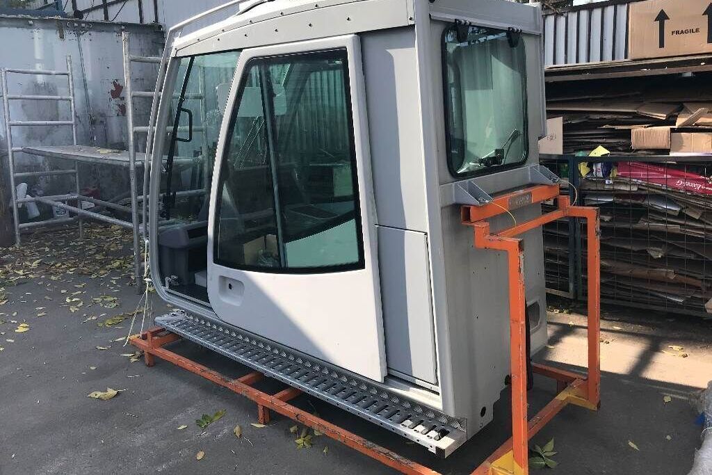 New TADANO FAUN ATF superstructure cab for TADANO FAUN ATF mobile crane - Kabina za Avtodvigalo: slika 2 New TADANO FAUN ATF superstructure cab for TADANO FAUN ATF mobile crane - Kabina za Avtodvigalo: slika 2