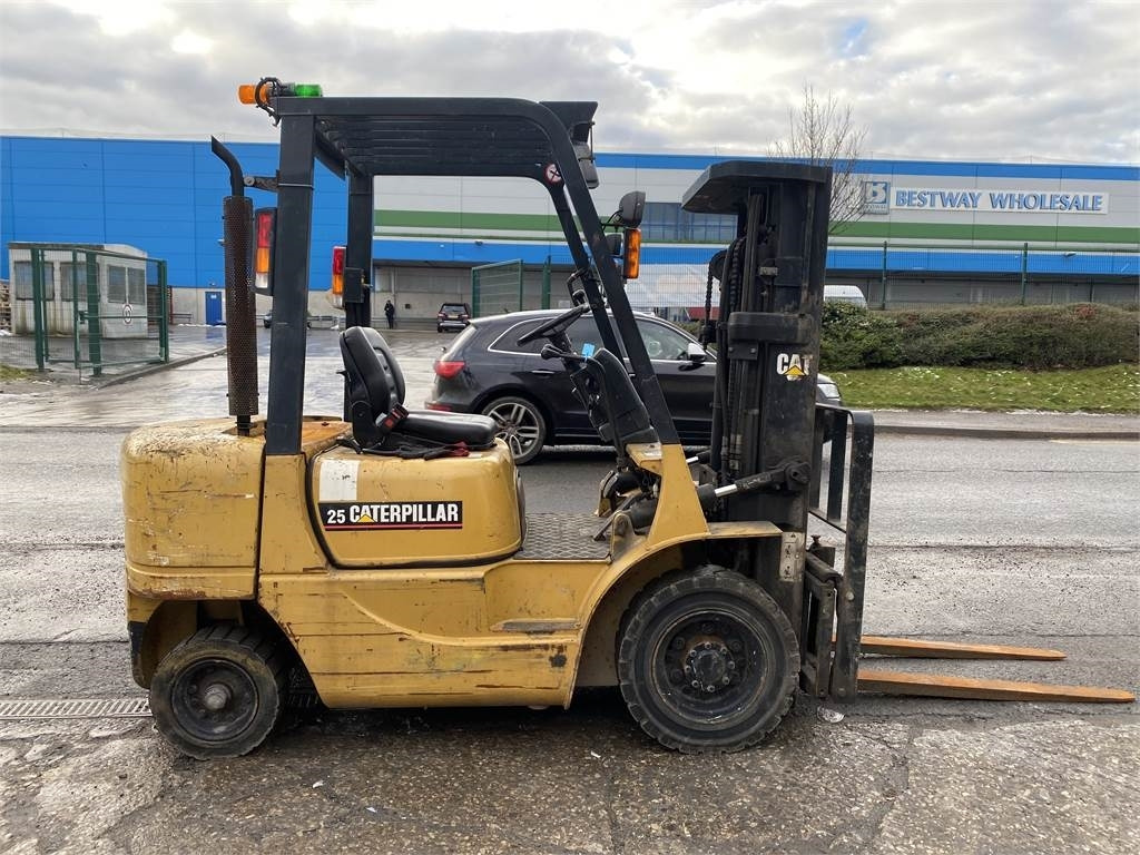 CAT DP25K - Diesel viličar: slika 2 CAT DP25K - Diesel viličar: slika 2