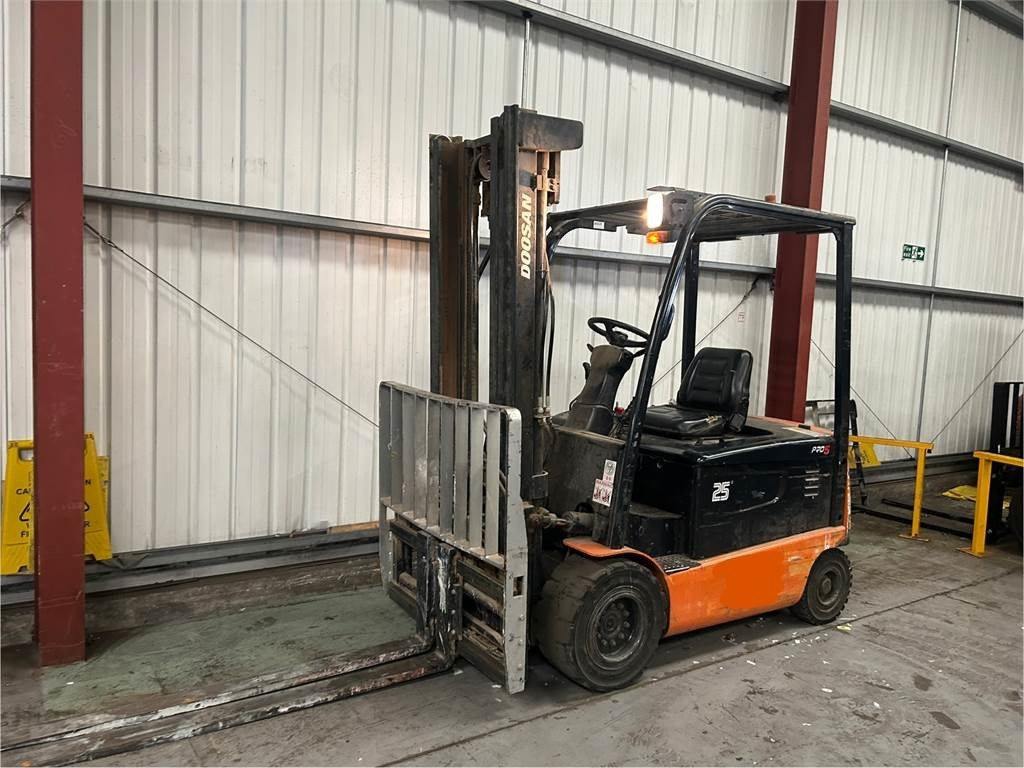 Doosan B25X-5 - Električni viličar: slika 2 Doosan B25X-5 - Električni viličar: slika 2