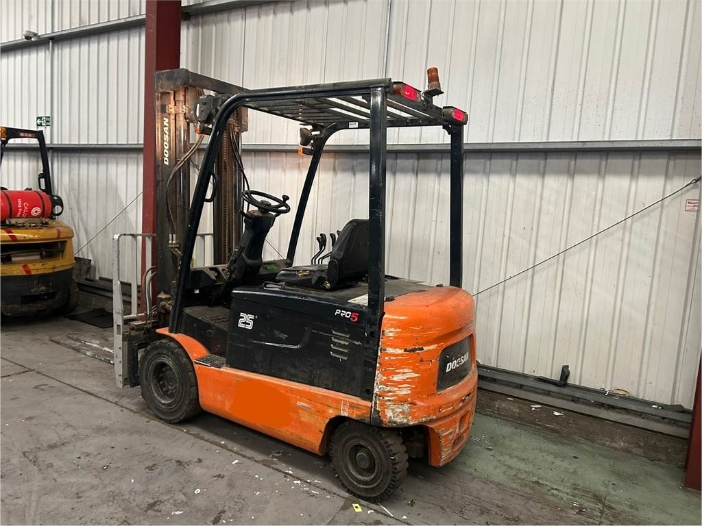 Doosan B25X-5 - Električni viličar: slika 3 Doosan B25X-5 - Električni viličar: slika 3