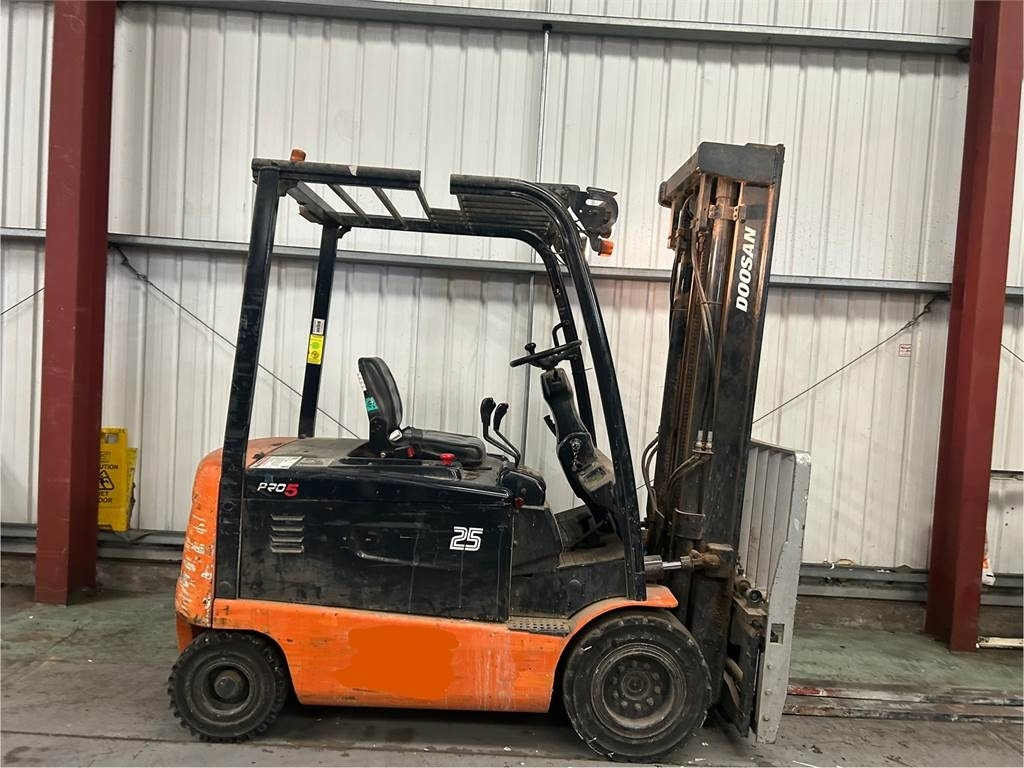 Doosan B25X-5 - Električni viličar: slika 5 Doosan B25X-5 - Električni viličar: slika 5