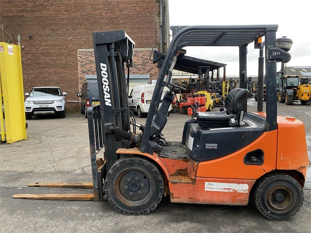 Doosan D25S-5 - Diesel viličar: slika 1 Doosan D25S-5 - Diesel viličar: slika 1