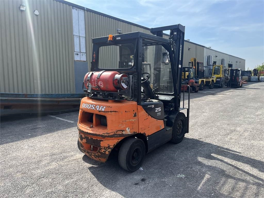 Doosan G25E-5 - Plinski viličar: slika 4 Doosan G25E-5 - Plinski viličar: slika 4