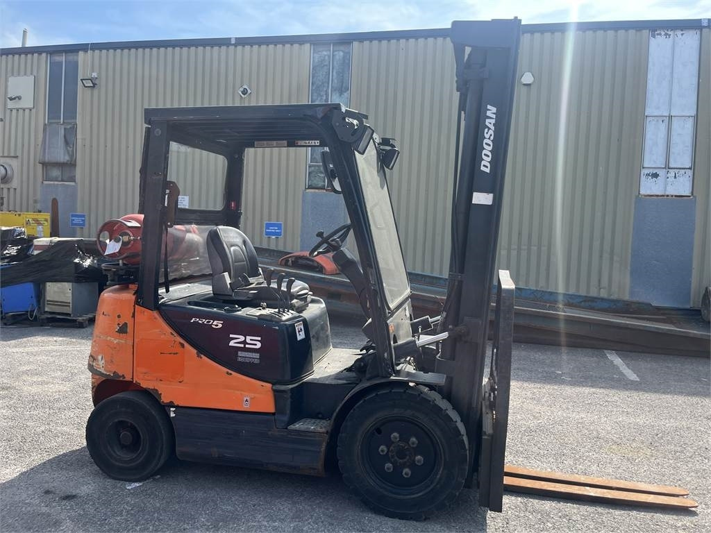Doosan G25E-5 - Plinski viličar: slika 2 Doosan G25E-5 - Plinski viličar: slika 2