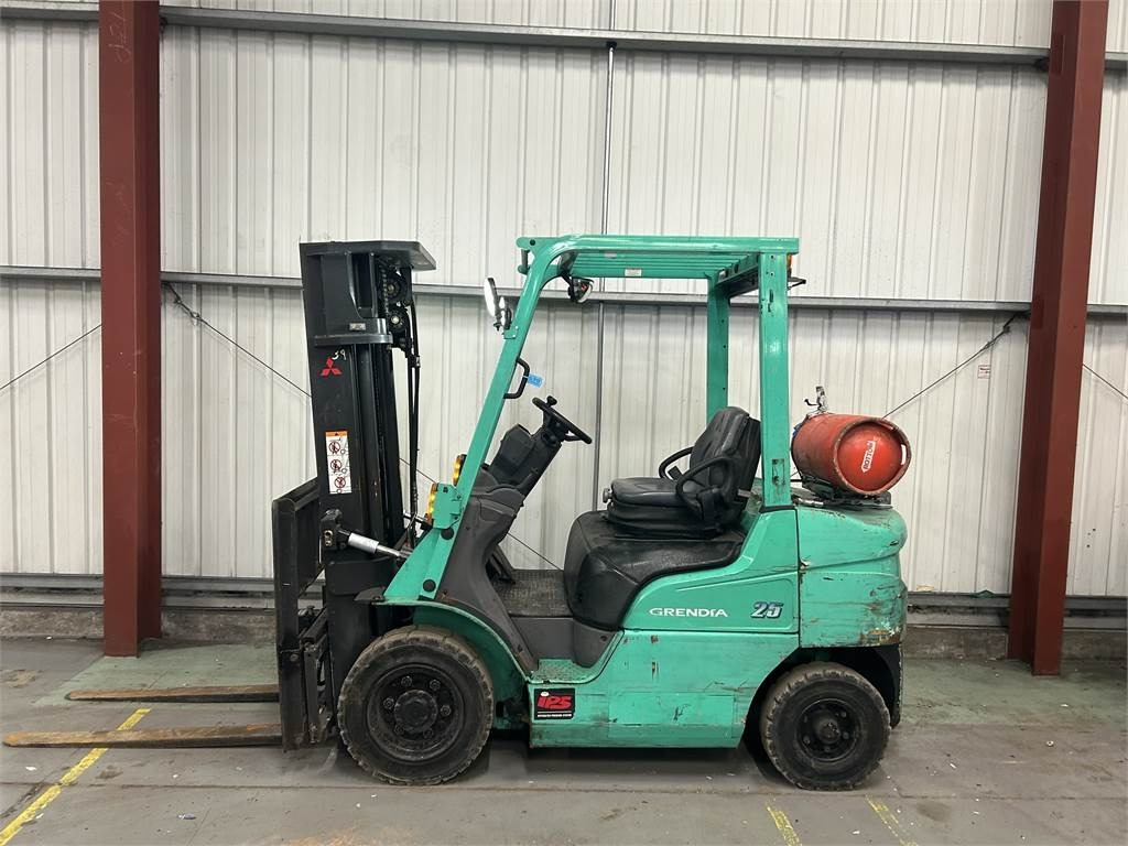 Mitsubishi FG25NT - Plinski viličar: slika 1 Mitsubishi FG25NT - Plinski viličar: slika 1