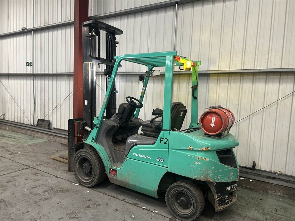 Mitsubishi FG30NT - Plinski viličar: slika 3 Mitsubishi FG30NT - Plinski viličar: slika 3