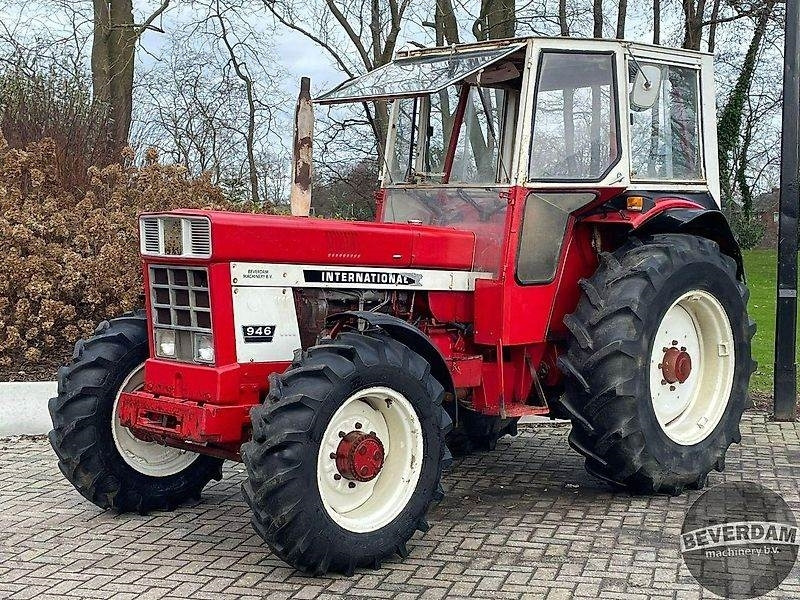 Case IH 946 - Traktor: slika 1 Case IH 946 - Traktor: slika 1