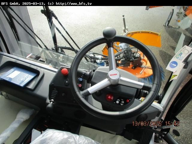 CityCat 5006 Bucher CC5006 beidseitig + Frontbes - Vozilo za pometanje: slika 4 CityCat 5006 Bucher CC5006 beidseitig + Frontbes - Vozilo za pometanje: slika 4