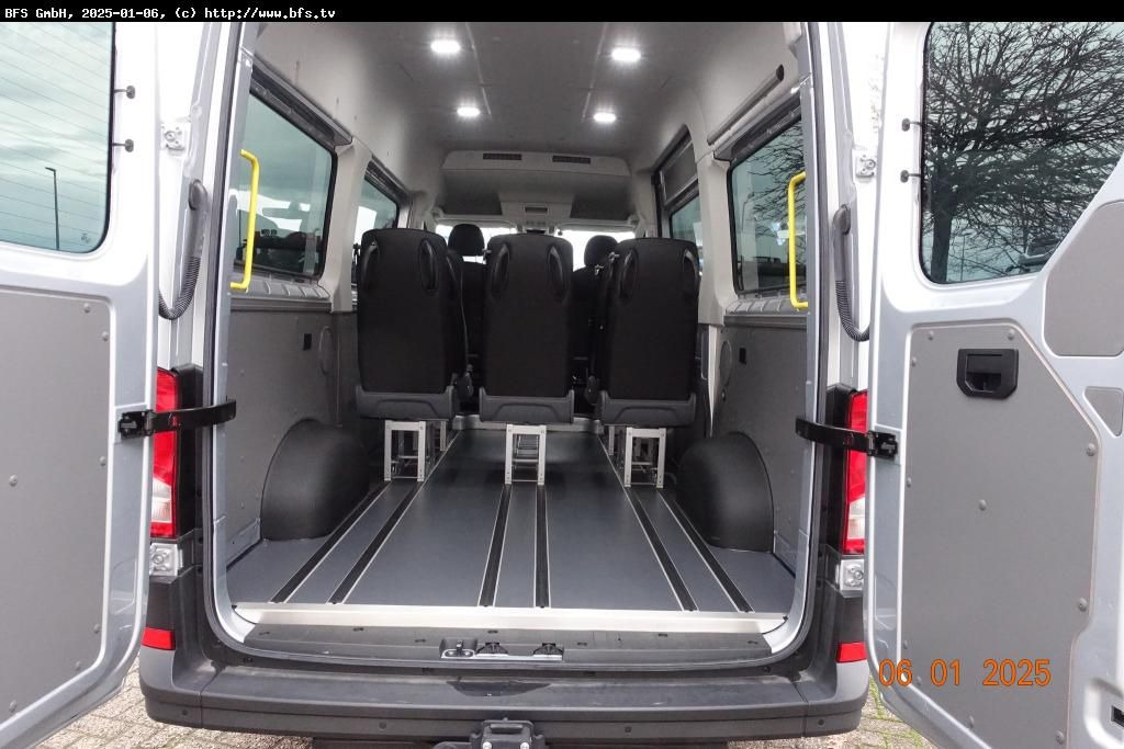 MAN TGE 3.180 4x2 F SB 8 Sitzer, Automatik, Anhängek - Minibus, Potniški kombi: slika 3 MAN TGE 3.180 4x2 F SB 8 Sitzer, Automatik, Anhängek - Minibus, Potniški kombi: slika 3