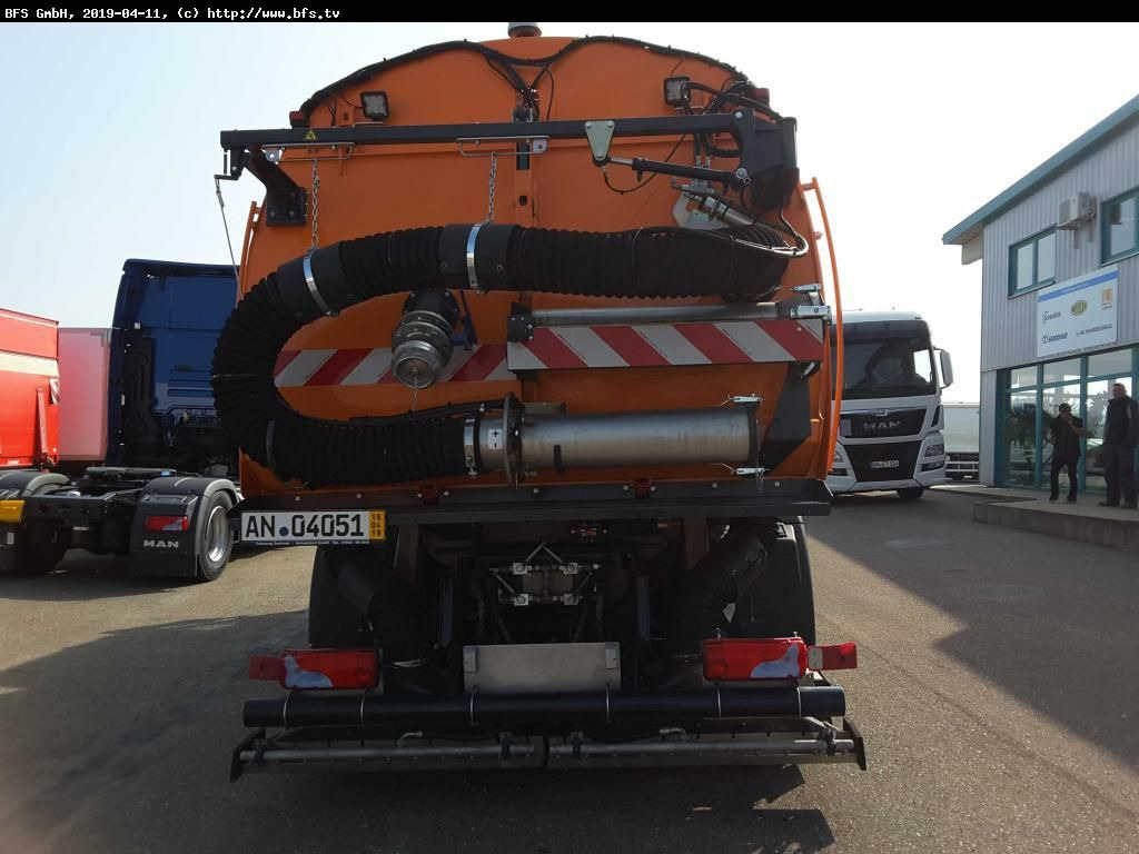 MAN TGS 18.360 4X2 LL Bucher OF 8000 RS beids. WK HD - Vozilo za pometanje: slika 3 MAN TGS 18.360 4X2 LL Bucher OF 8000 RS beids. WK HD - Vozilo za pometanje: slika 3
