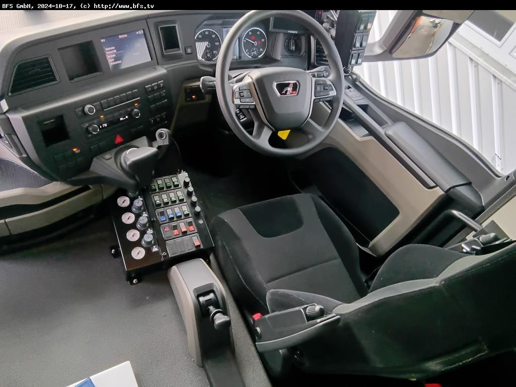 MAN TGS 18.360 4x2 BL BEAM S9000 / Bucher V90 Rotorc - Vozilo za pometanje: slika 4 MAN TGS 18.360 4x2 BL BEAM S9000 / Bucher V90 Rotorc - Vozilo za pometanje: slika 4